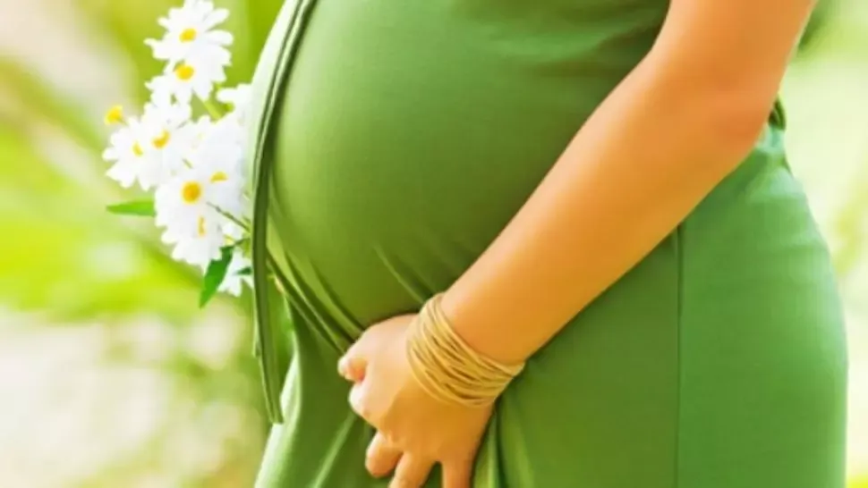 O tânără infectată cu coronavirus a născut gemene sănătoase