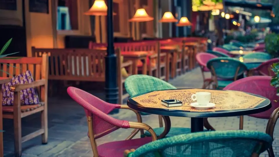 Reguli și restricții NOI pentru restaurante, la momentul redeschiderii. Maximum 6 clienţi pot ocupa o masă