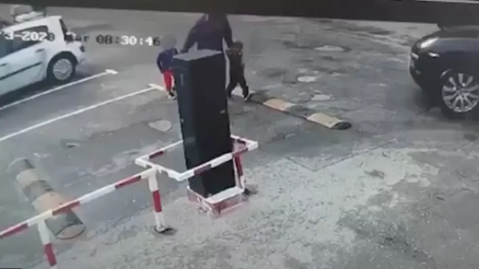 VIDEO Accident teribil la Popești Leordeni, bunci și nepoți, loviți în plin de un autoturism