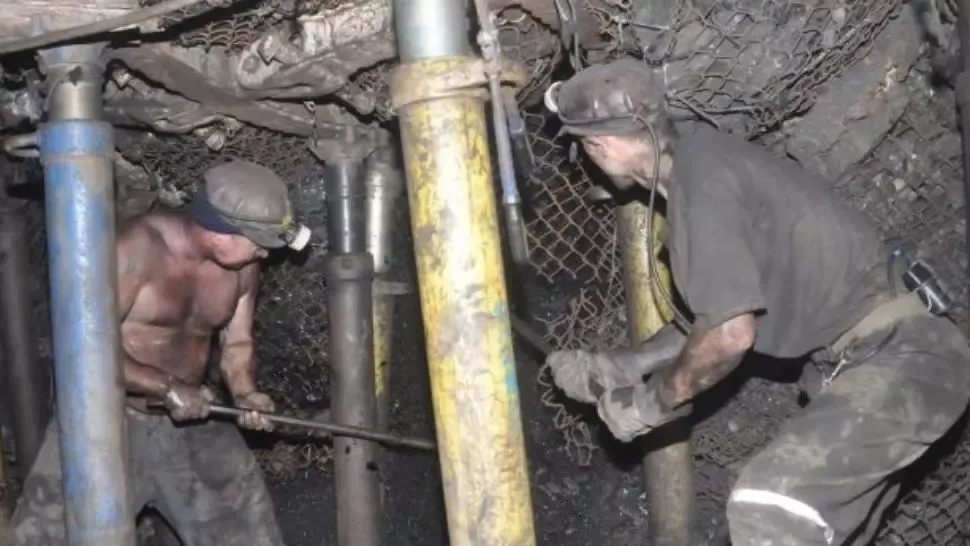 Plan ROȘU de intervenție, la Mina Livezeni, din Valea Jiului: mineri blocați în subteran