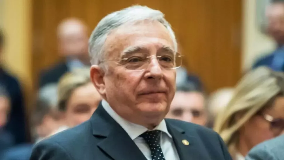 Mugur Isarescu