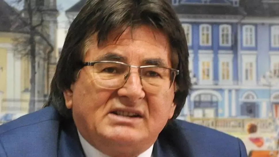 100% TU DECIZI! Nicolae Robu, primarul îndrăgostit de palmieri și papagali. Finanțări ilegale din dragoste de fotbal