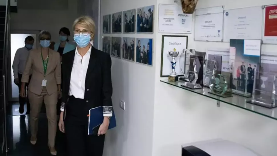 Fără toalete în fundul școlii! Vicepremierul Raluca Turcan: Guvernul alocă 31 de milioane de lei pentru 370 de grupuri sanitare