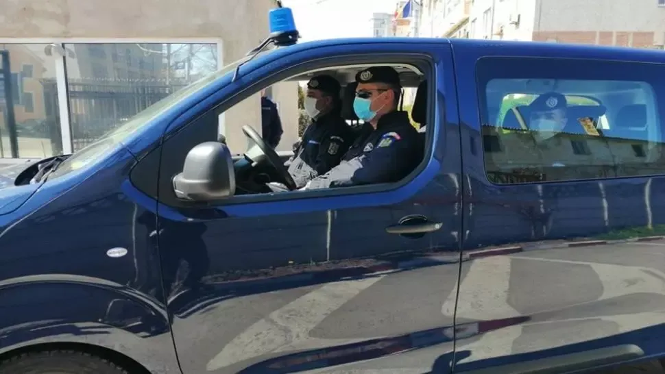 Bărbat înarmat cu un cuțit, prins de jandarmi în Mamaia. „Să mă apăr de cei răi”
