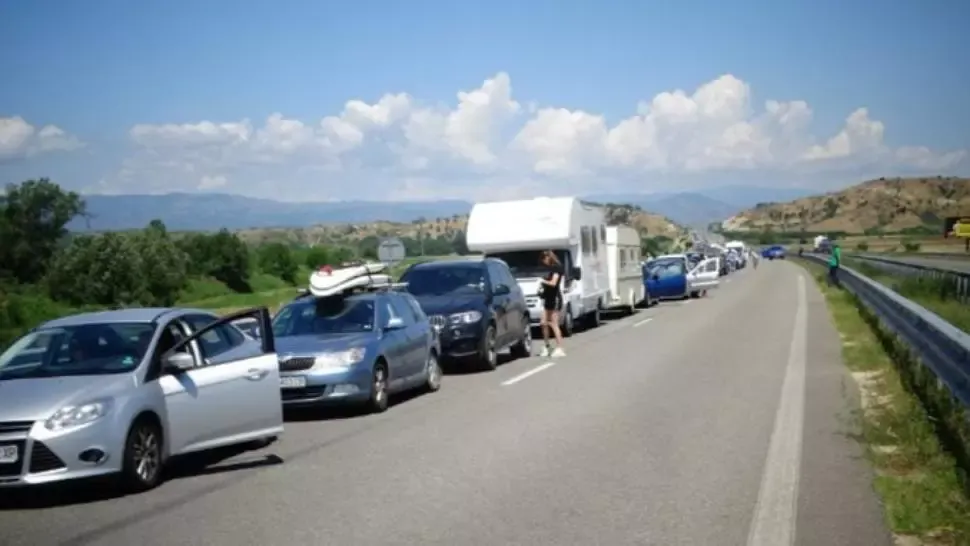 Probleme pentru turiștii români din GRECIA. Verificați COVID-19, fără explicații