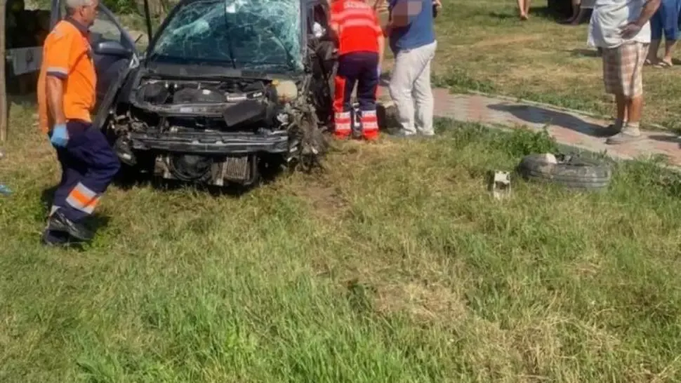 Tragedie pe șoselele din jud. Ialomița: Un bărbat a murit și o femeie a fost grav rănită după o ciocnire frontală Foto: IPJ Ialomița