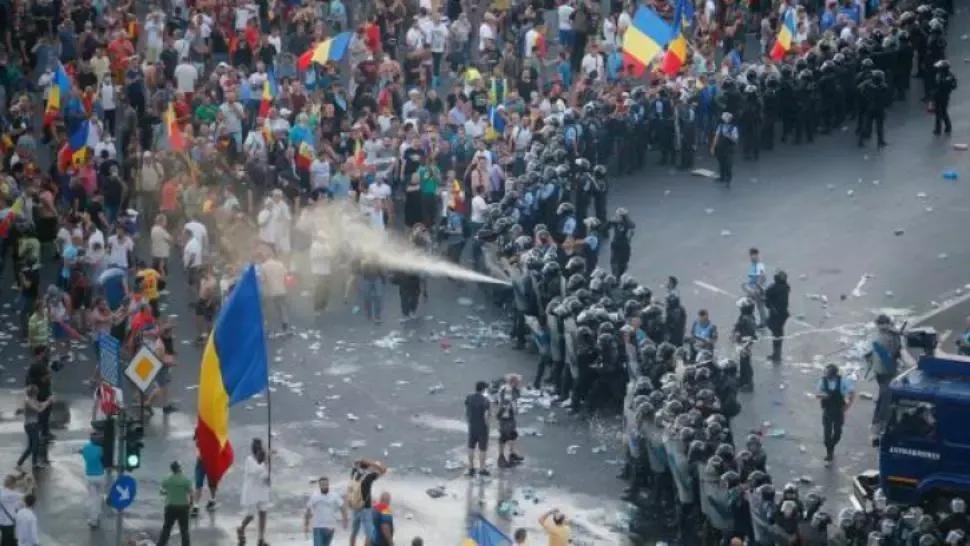 "Diaspora dă papucii!" - noul protest anunțat pe 10 august, în Piața Victoriei din Capitală