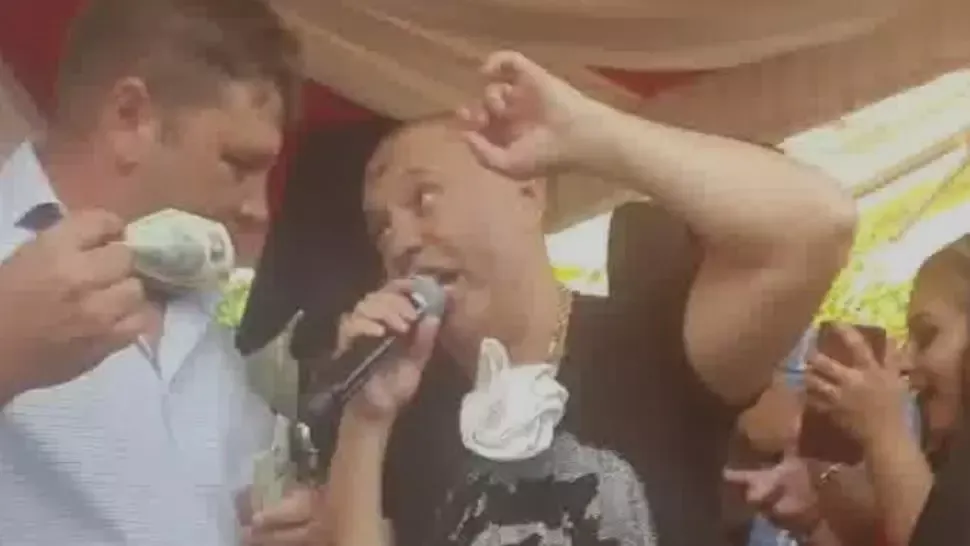 VIDEO Nuntă cu numeroși invitați, la care cânta Nicolae Guță, întreruptă de poliție