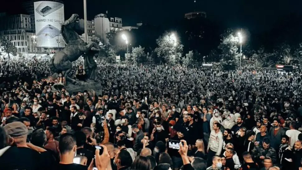 60 de persoane au fost rănite, iar 23 au fost reţinute în urma protestelor de la Belgrad