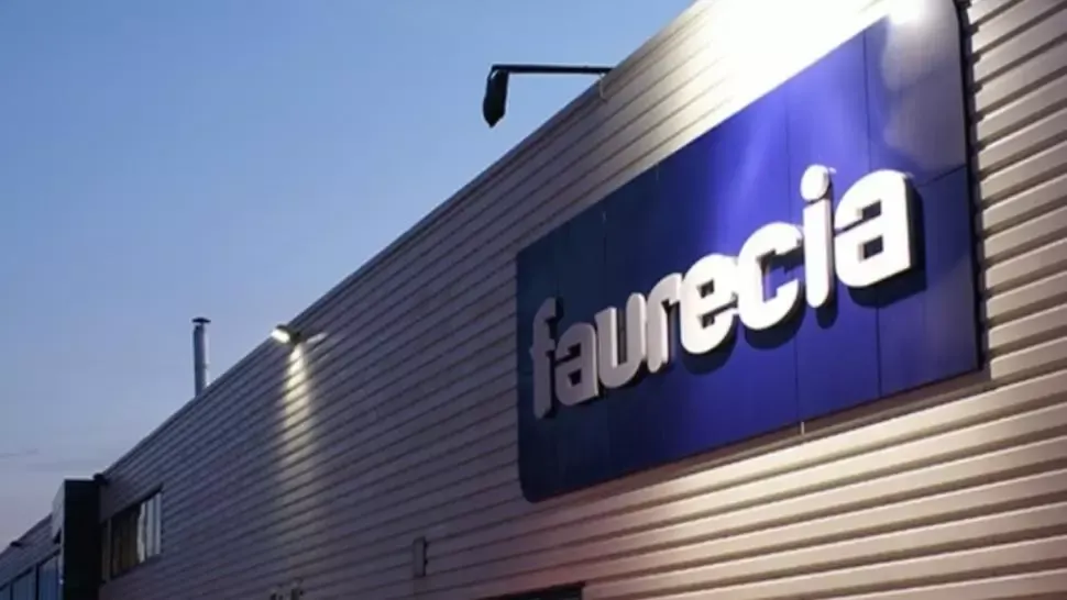 Focar de infecție cu virusul SARS-CoV-2 la fabrica Faurecia din Râmnicu Vâlcea