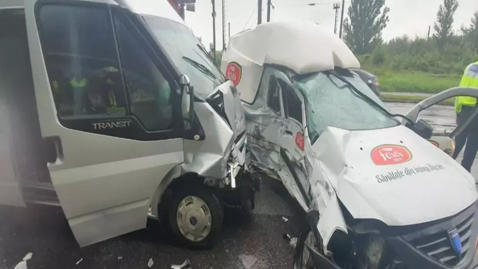 Grav accident de circulație în județul Timiș: Trei răniți, unul în stare gravă