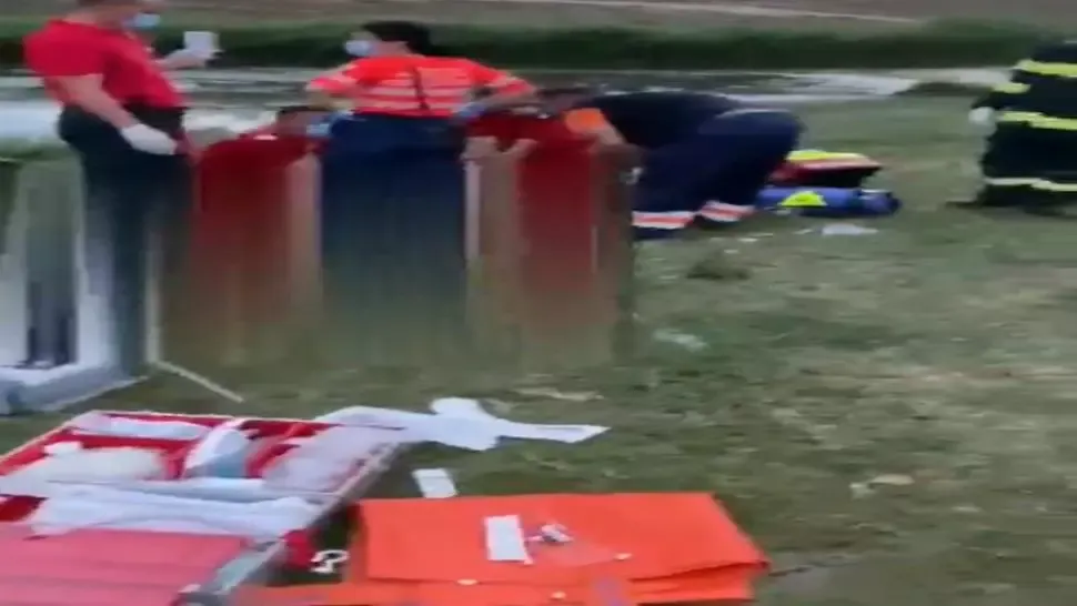 Zi neagră pe Litoral. Doi pescari au murit electrocutați, iar un turist a fost înghițit de valuri