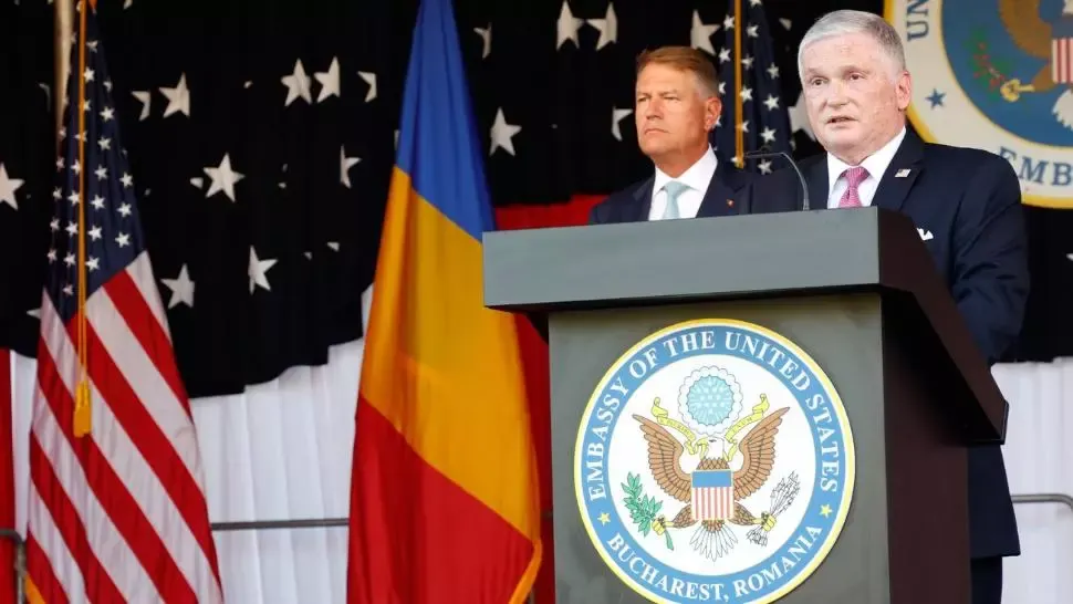 Adrian Zuckerman, ambasadorul SUA la București, și președintele Klaus Iohannis Foto: Ambasada SUA la București