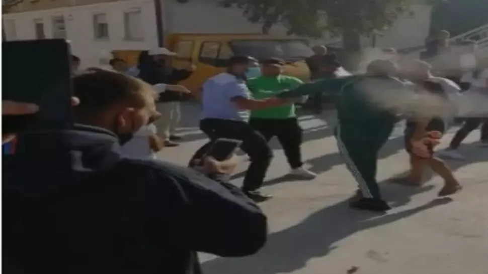 VIDEO/ Scandal la protestul „anti-mască“ la Mangalia: Polițiștii au folosit spray lacrimogen