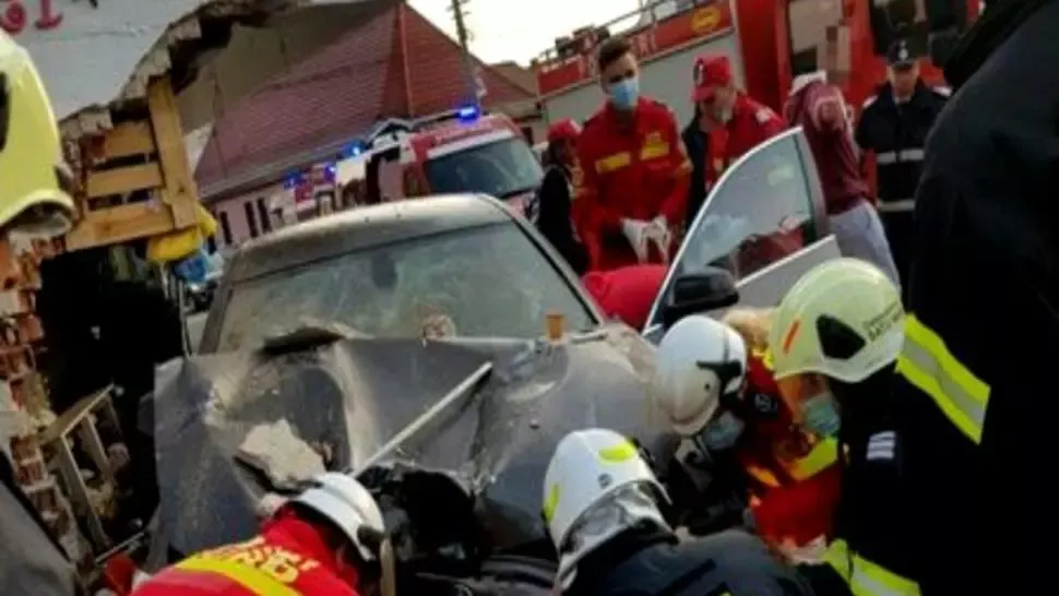 Accident rutier pe DN 1, în Otopeni. O femeie a fost lovită în stația de autobuz