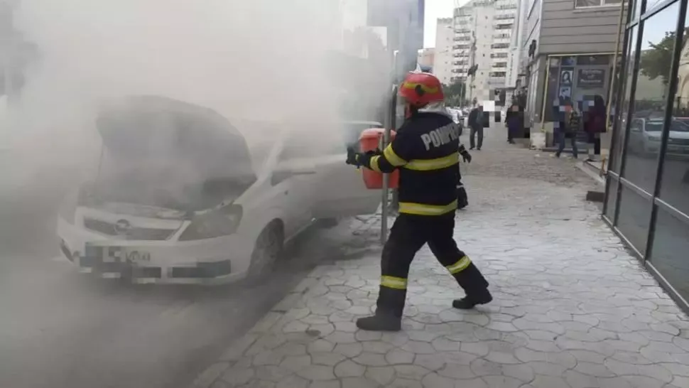 incendiu autoturism satu mare