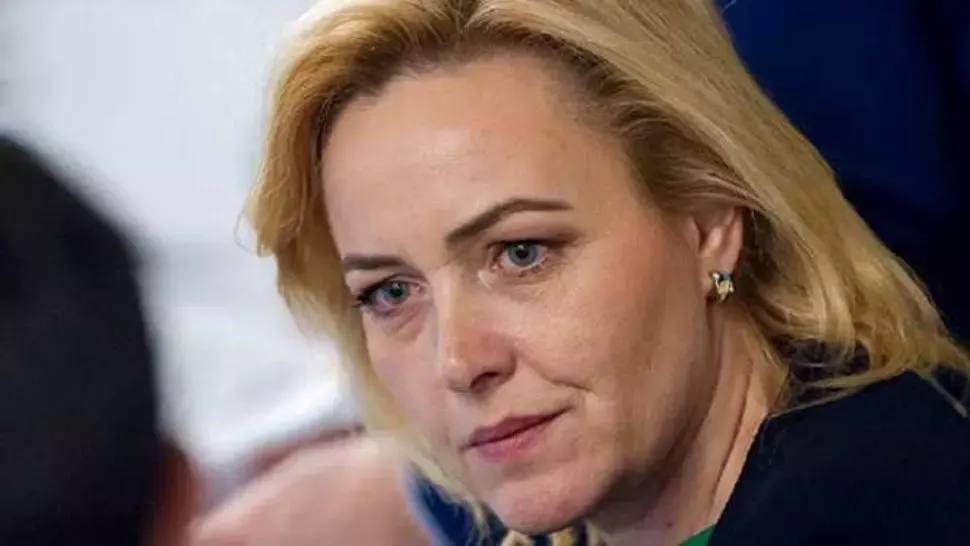 100% TU DECIZI! Carmen Dan, mărirea și decăderea. Secretara de școală ajunsă șefă la Interne