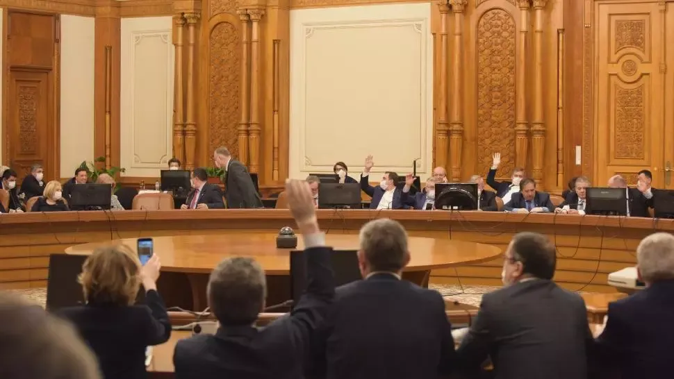 Raport comisii parlamentare: Pensionarii militari care au săvârșit infracțiuni contra umanității rămân fără pensie de serviciu sau de invaliditate