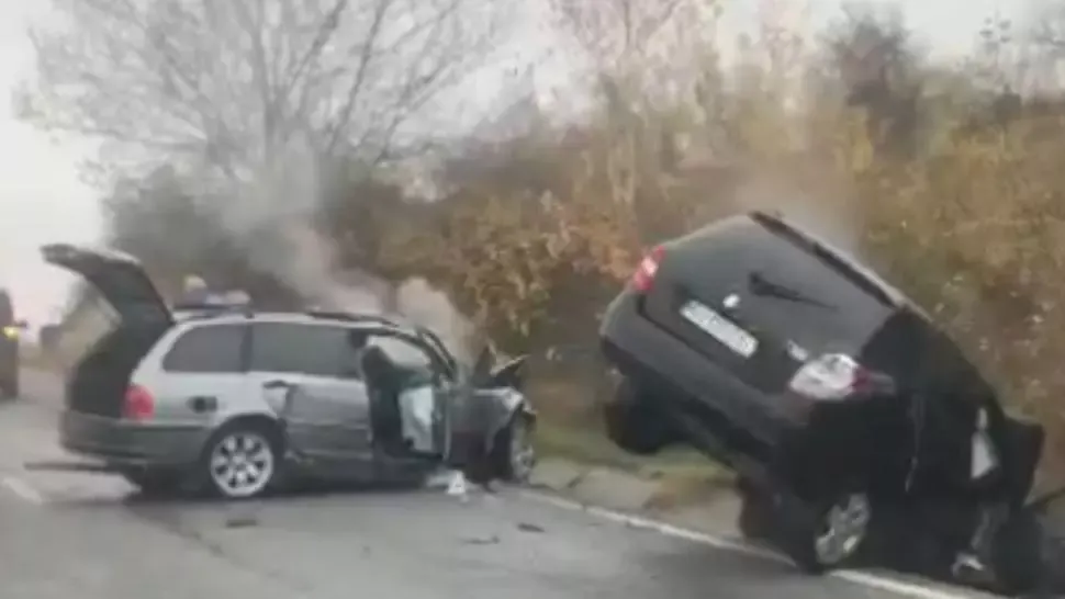 Accident rutier în județul Gorj: un MORT și doi răniți grav după o ciocnire frontală Foto: ImpactinGorj.ro