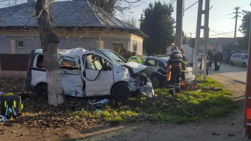 Accident cu 4 victime la Teleorman! Un bărbat cu politraumatisme este în stare de inconștiență - FOTO
