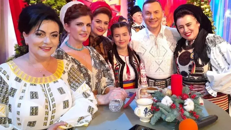 Mai mulți artiști români, infectați cu COVID după ce au filmat emisiunile de Sărbători
