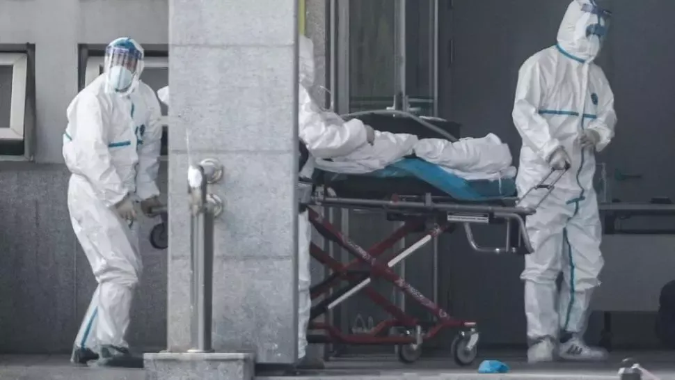 Record îngrijorător, rata de pozitivare a trecut de 40%; din 10 români testați, 4 sunt infectați