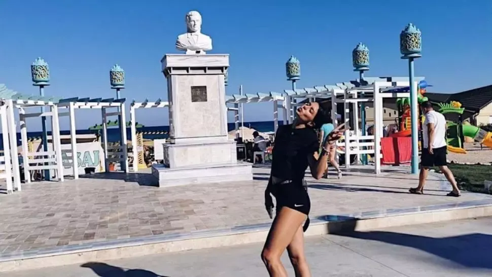 EXCLUSIV FOTO | O mare campioană, oferită ca “trofeu” interlopilor: “Dacă primesc vreo propunere, trebuie să tac”