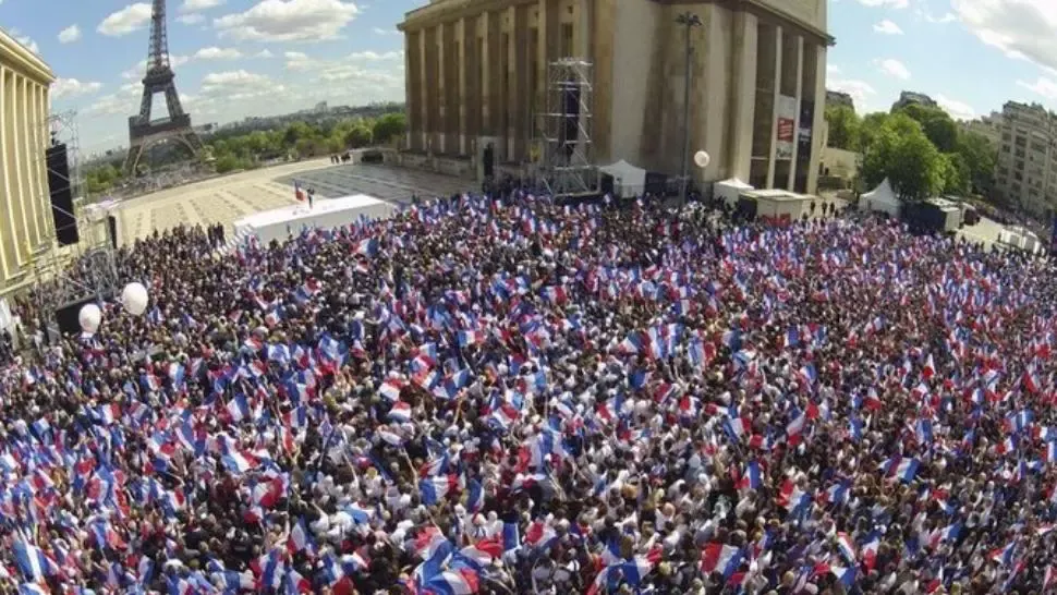 Proteste jurnaliști în Paris pentru libertatea presei, în Piața Trocadero