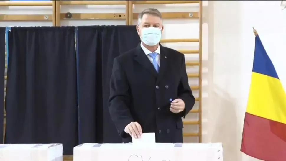 Președintele Klaus Iohannis la urne: Am votat pentru un Parlament mai bun. Dragi români, ieșiți la vot
