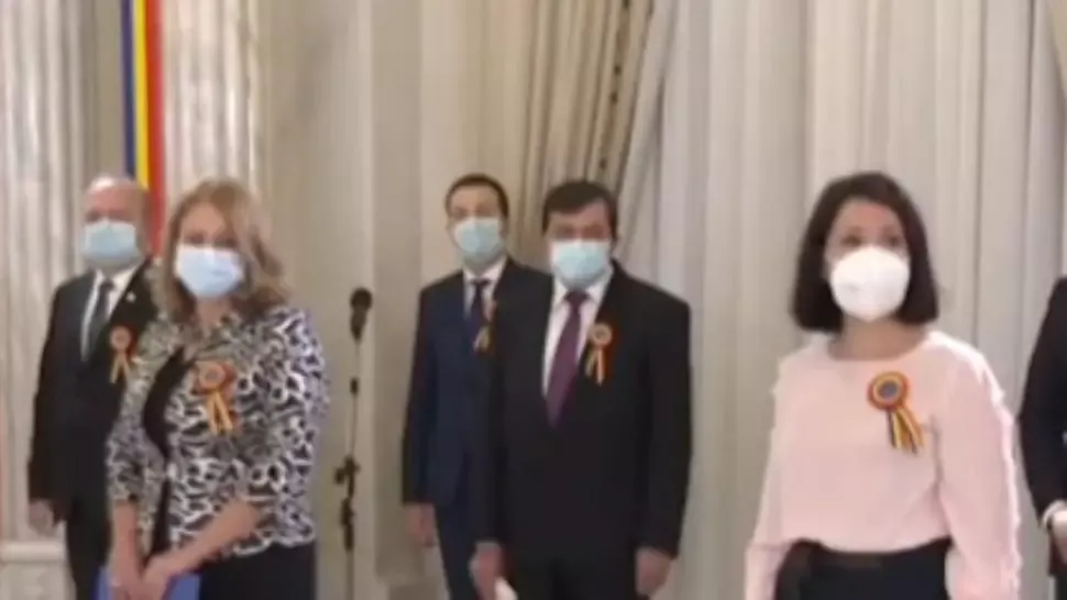 Eroi din prima linie a frontului COVID-19, decorați de Klaus Iohannis de Ziua Națională, 1 decembrie 2020