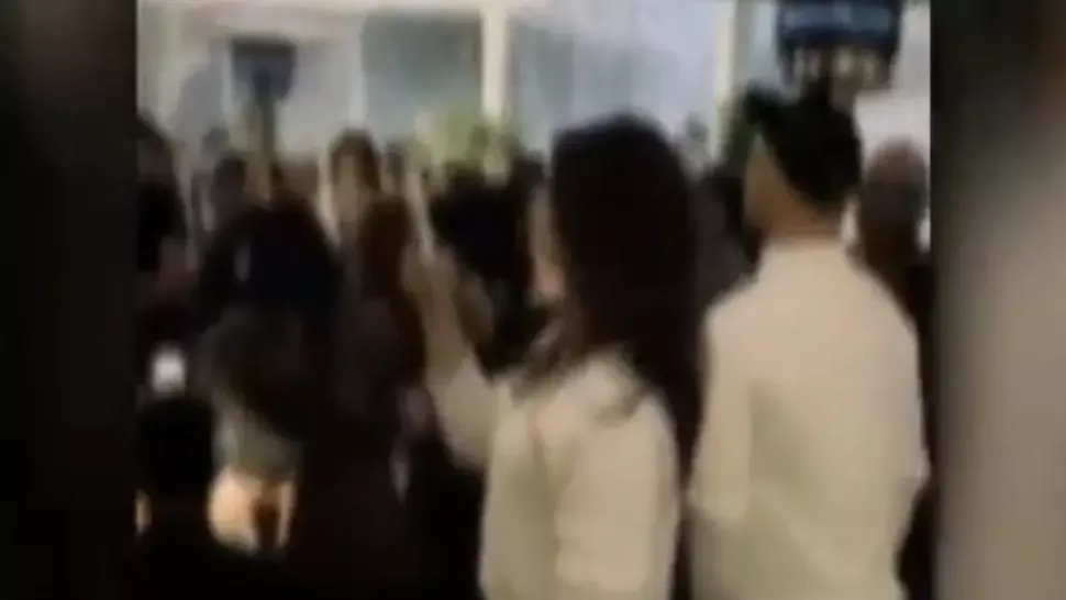 VIDEO O nouă petrecere fară reguli de protecție într-un restaurant de lux din nodul Capitalei