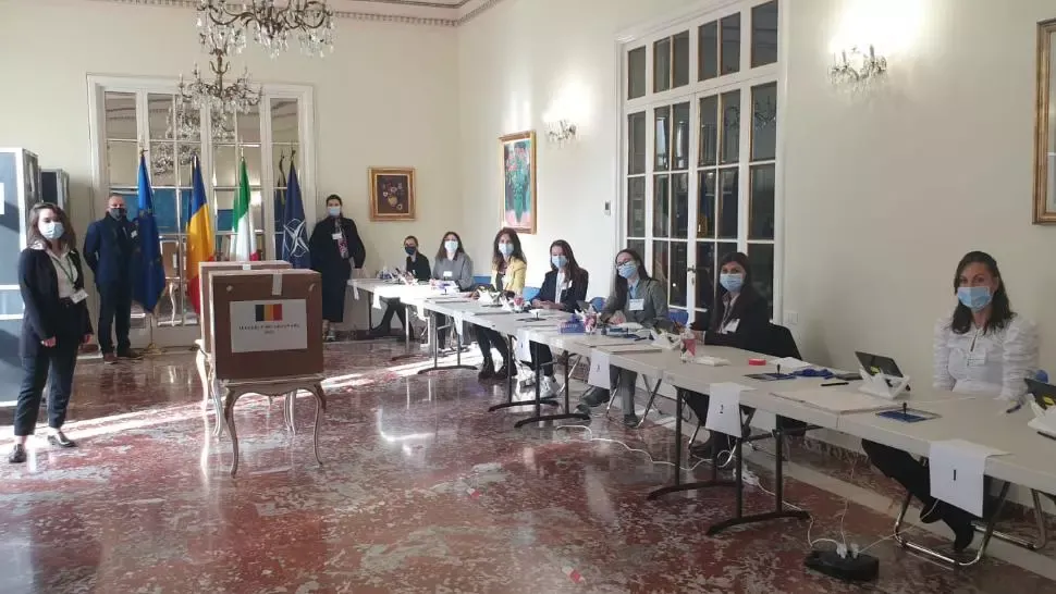 Alegeri parlamentare 2020. 85 de mii de români au votat din străinătate, după prima zi (secție de votare Roma)