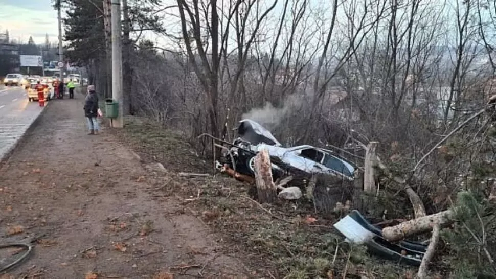 FOTO Accident teribil în Suceava. Un pieton grav rănit, șoferul în stop cardiac