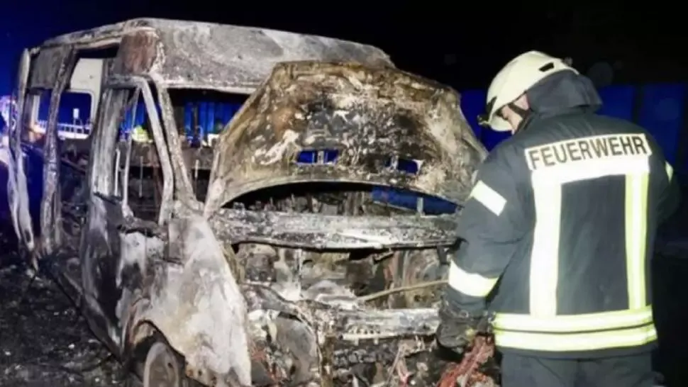 FOTO Au văzut moartea cu ochii, în Germania. Cum au scăpat doi români dintr-un incendiul devastator