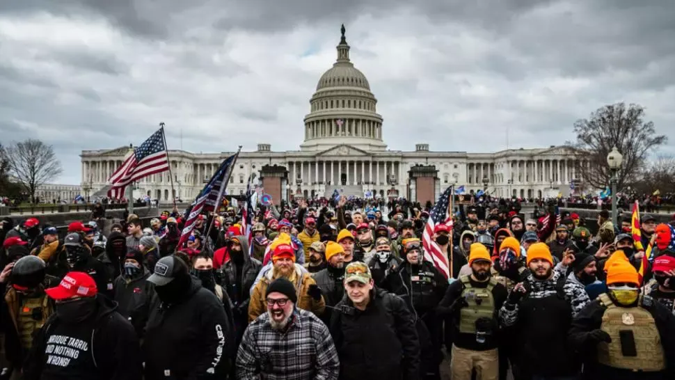 Avertismentul FBI: Protestatari înarmați în ziua învestiturii lui Joe Biden