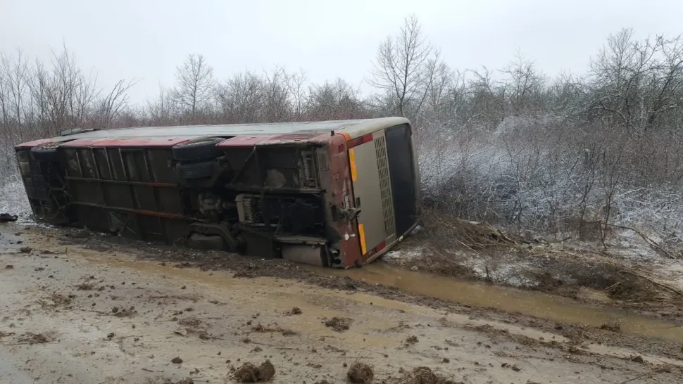 Accident de autocar in judetul Caraș Severin. (foto ISU Caraș)