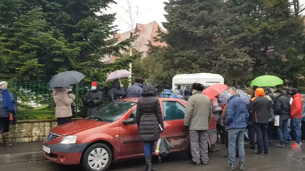 Coadă la ADP S1, pentru un loc de parcare (sursa foto: Clotilde Armand/FB)