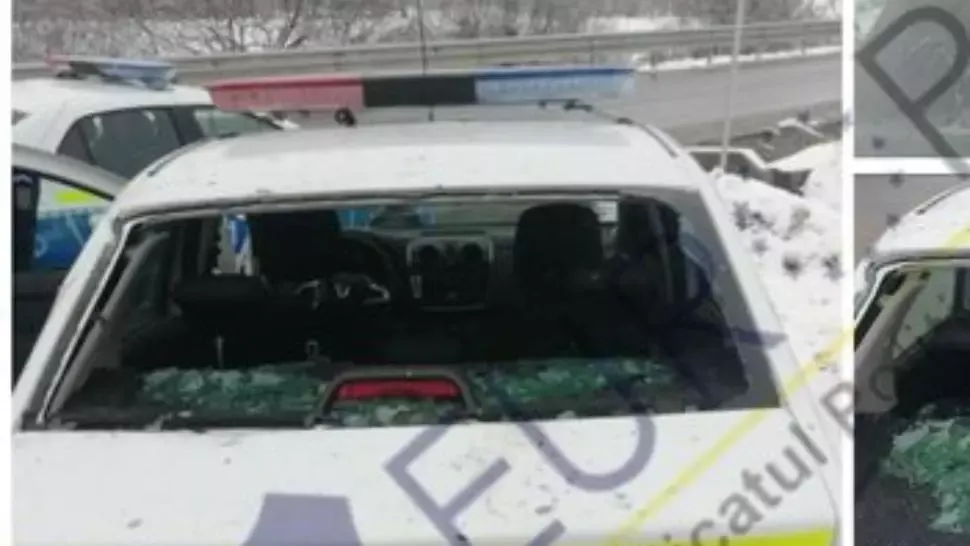 Echipaj de poliție atacat cu bâte și pietre lângă Târgu Lăpuș, jud. Maramureș Foto: Europol/Facebook