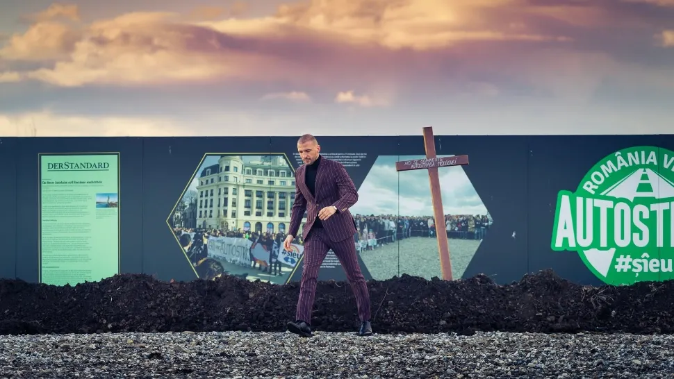 Ștefan Mandachi și-a „înmormîntat” primul metru de autostradă