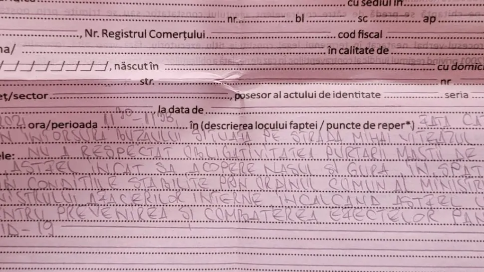A ieșit să împartă flori femeilor pe străzi, de 8 martie, și s-a ales cu amendă
