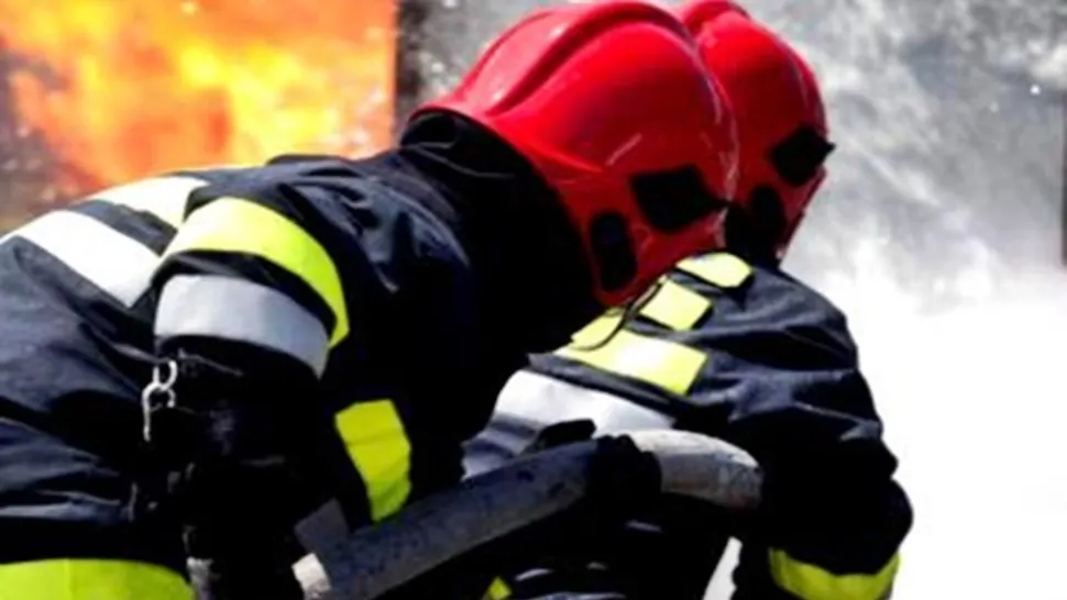 Incendiu microbuz Iași