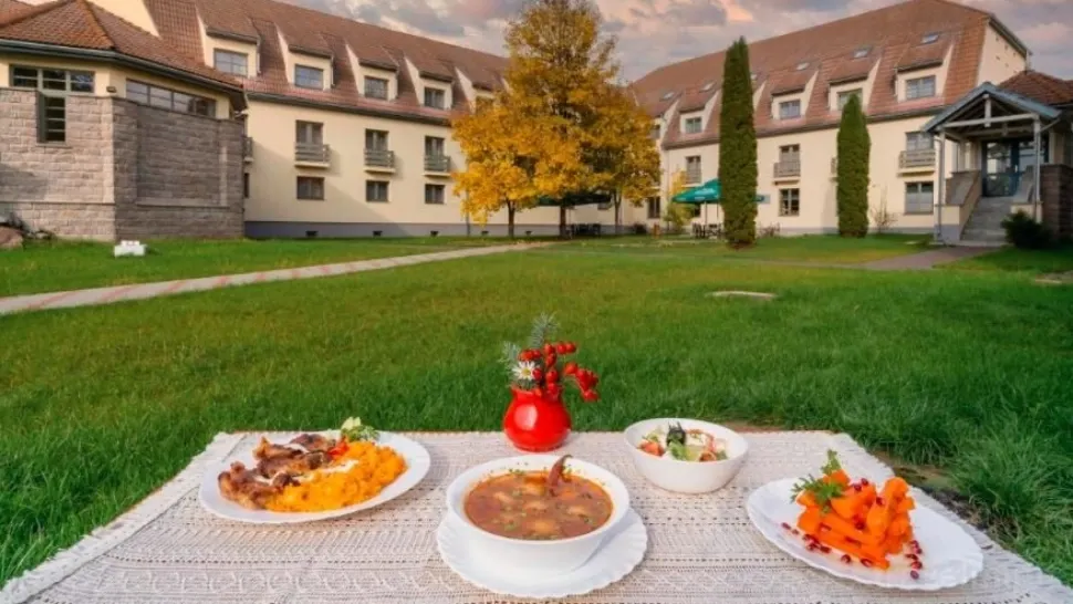 Singurul restaurant din România unde 50% din angajați sunt persoane cu dizabilități. Foto/Casa Jakab Antal