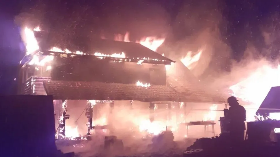Incendiu Săveni