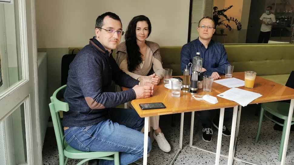 Laura Ștefănuț alături de Vlad Voiuclescu și Marius Comper. Foto/Facebook