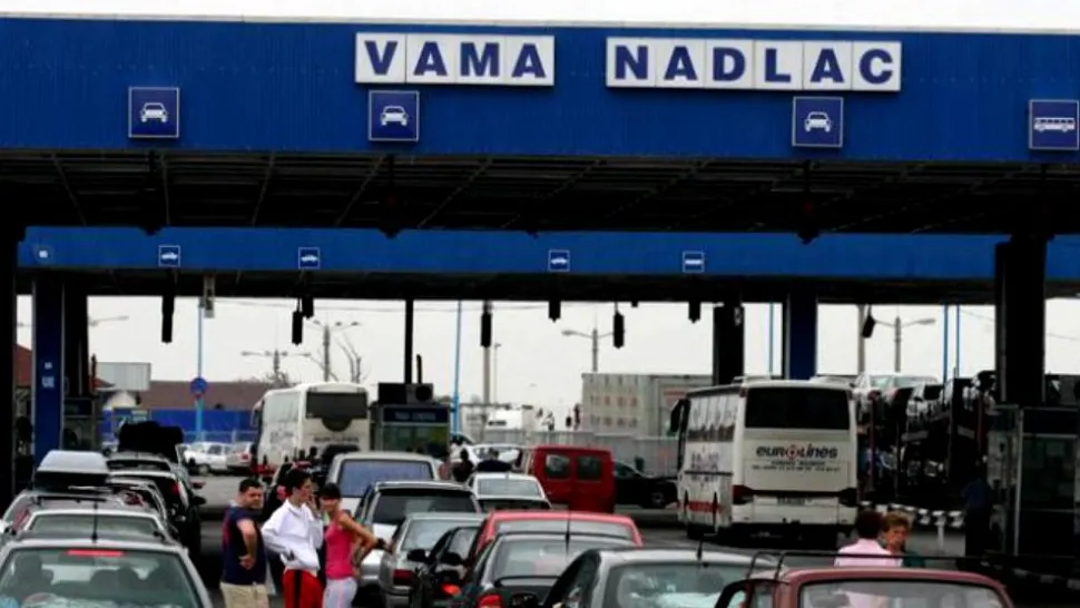 Românii se întorc în țară de Paște - HAOS și cozi interminabile la intrarea în vamă. Revoltați, mulți au făcut cale întoarsă când au aflat de carantină
