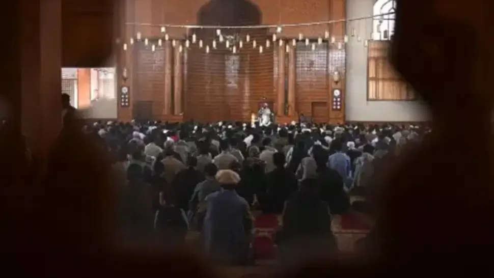 Rugăciune moschee Kabul / Captură foto