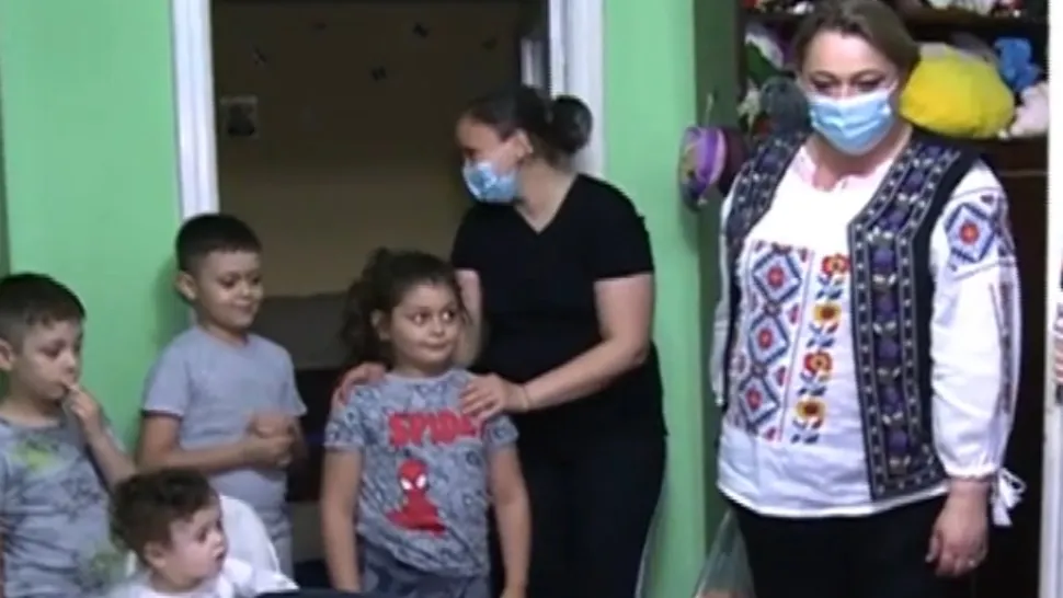 Iepurașul a ajuns cu cadouri la familia Mocanu