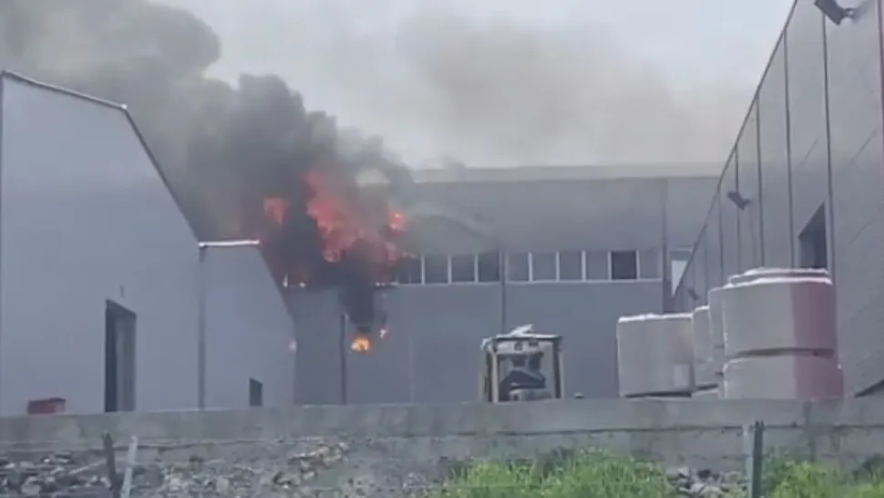 Incendiu fabrica de hârtie
