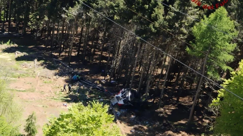 Opt morți și doi răniți, într-un accident de teleferic, în Italia.Foto/Servicii salvare Italia