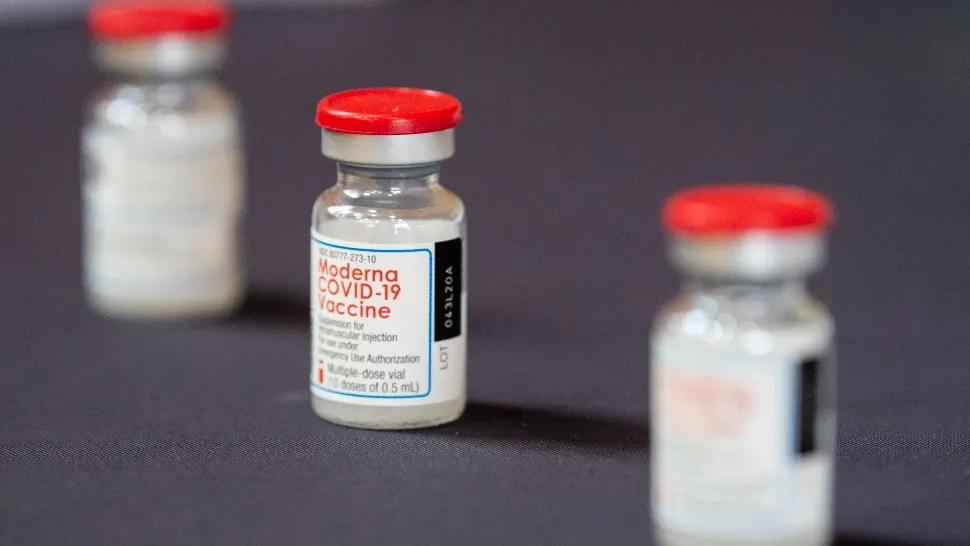 O nouă tranșă de vaccin Moderna a ajuns în România! UNDE sunt distribuite primele doze pentru imunizare